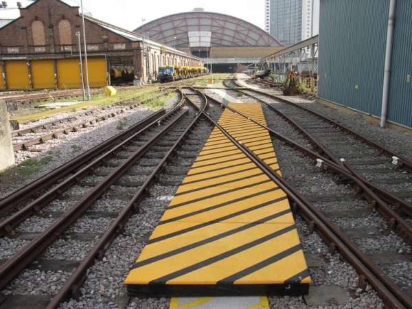 NON-SLIP WALKWAY PANELS